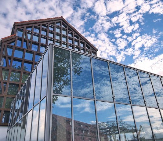 Остекление фасадов в алюминиевом профиле