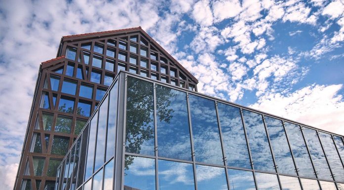 Остекление фасадов в алюминиевом профиле