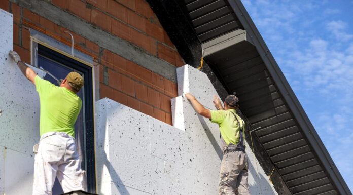 Наружное утепление фасадов: где заказать в Киеве, спектр услуг, особенности и положительные моменты процедуры