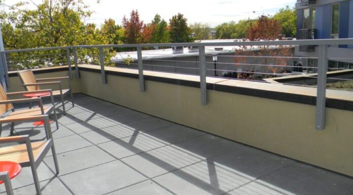 Зачем нужно ограждение для кровли