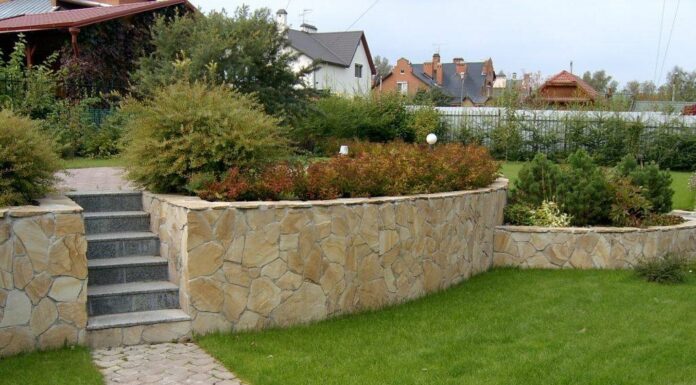 Для чего нужна подпорная стена?