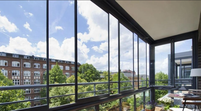 Стеклянный балкон: все, что нужно знать