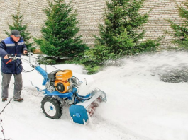 Почему популярна уборка снега в Москве при помощи мотоблока