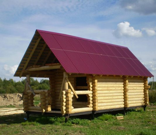 По каким причинам выгодно возводить бани на винтовых сваях