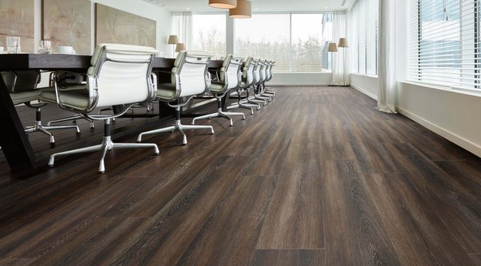 Где купить недорого износостойкий ламинат?