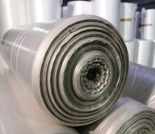 Где купить недорого полиэтиленовую пленку: советы