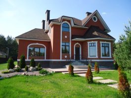 За сколько можно построить частный дом в Подмосковье: этапы строительства и их цена