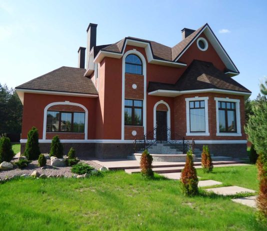 За сколько можно построить частный дом в Подмосковье: этапы строительства и их цена