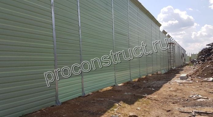 Шумопоглощающий экран с надстройкой: надёжная защита дома и территории