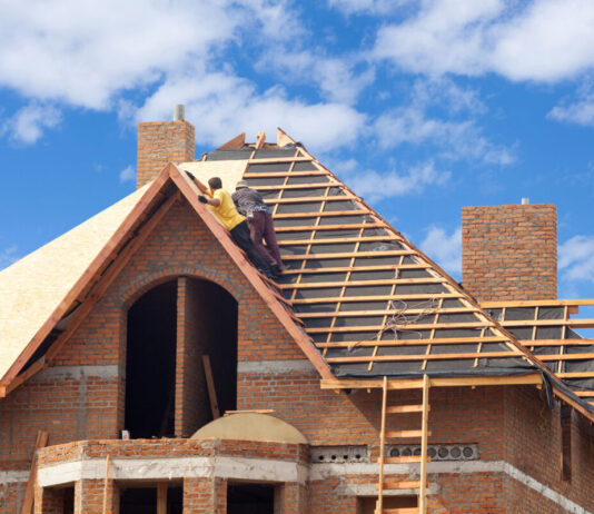 Кровельные работы в Москве и области под ключ: комплексное решение для вашего дома