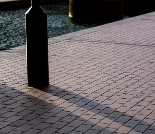 Как правильно уложить тротуарную плитку