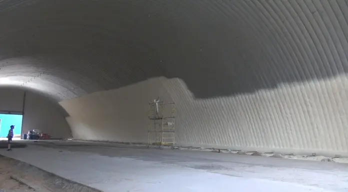 Утепление пенополиуретаном ангара: надежный способ сохранить тепло на складе