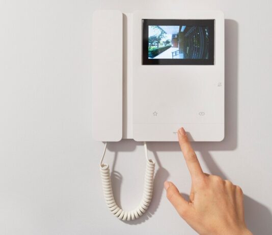 Видеодомофоны: современная защита вашего дома