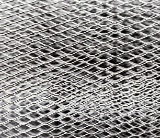 Сетка тканая нержавеющая: технология производства и особенности