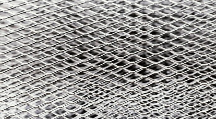 Сетка тканая нержавеющая: технология производства и особенности