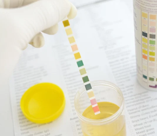 Щелочная или кислотная вода: что такое pH и как он влияет на организм