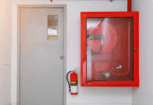 Как двупольная глухая противопожарная дверь повышает защиту объекта: ключевые плюсы и особенности