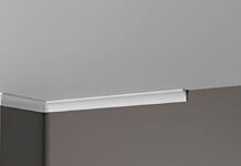 Потолочные плинтусы из полистирола: особенности, плюсы и монтаж