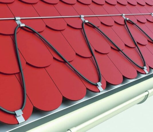 Уничтожение наледи: зачем нужен обогрев кровли и водостоков