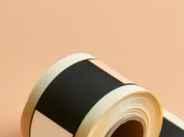 Этикетка самоклеящаяся: что это такое и где применяется