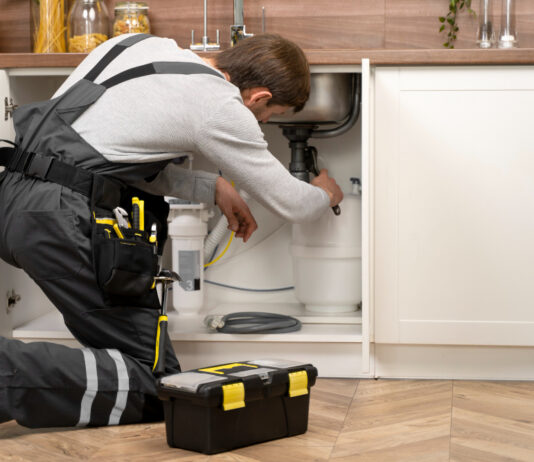 Как определить причину протечки воды: методы диагностики