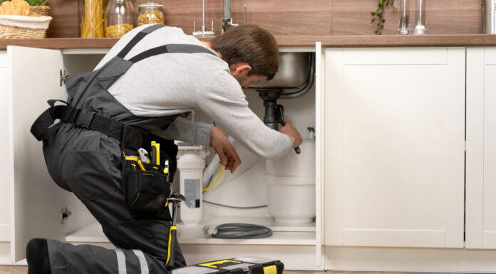 Как определить причину протечки воды: методы диагностики